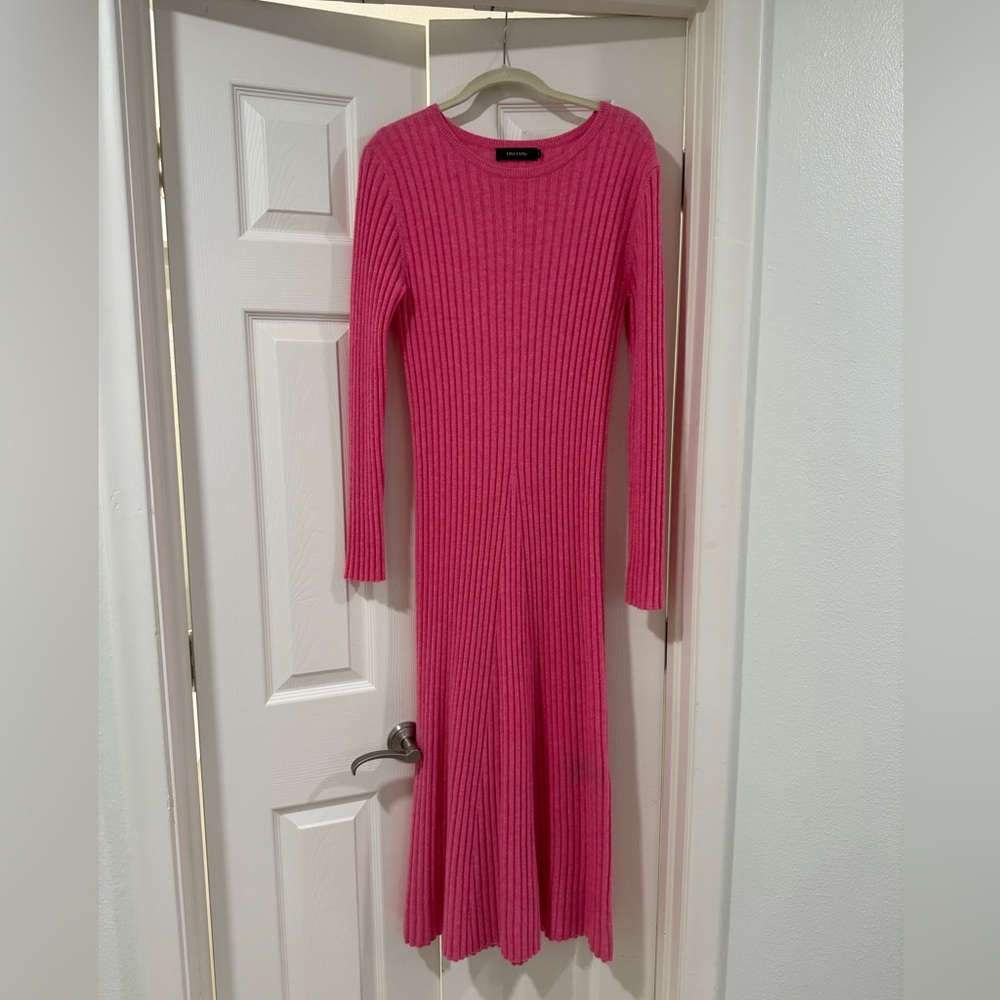Elegant Pink Ribbed Knit Dress